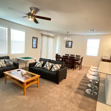 Spacious House, 5 Bedrooms, Sleeps 12, Near Las Vegas Strip And Airport
